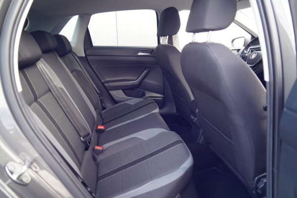 Volkswagen Polo 1.0 TSI Highline / Navigatie / Stoelverw. / Climate / Adaptieve Cruise / Automaat