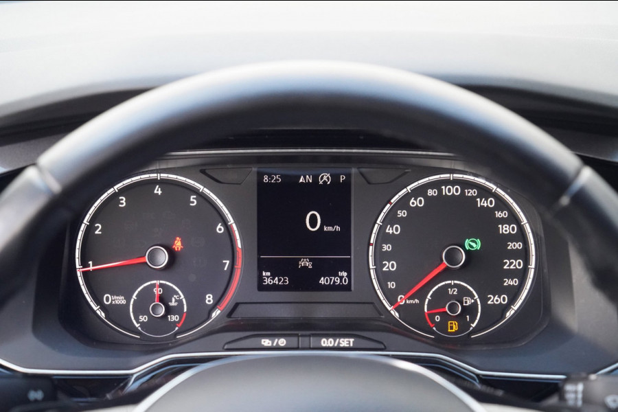 Volkswagen Polo 1.0 TSI Highline / Navigatie / Stoelverw. / Climate / Adaptieve Cruise / Automaat