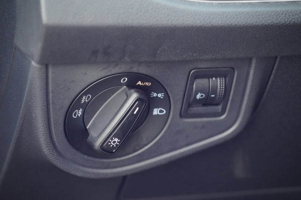 Volkswagen Polo 1.0 TSI Highline / Navigatie / Stoelverw. / Climate / Adaptieve Cruise / Automaat