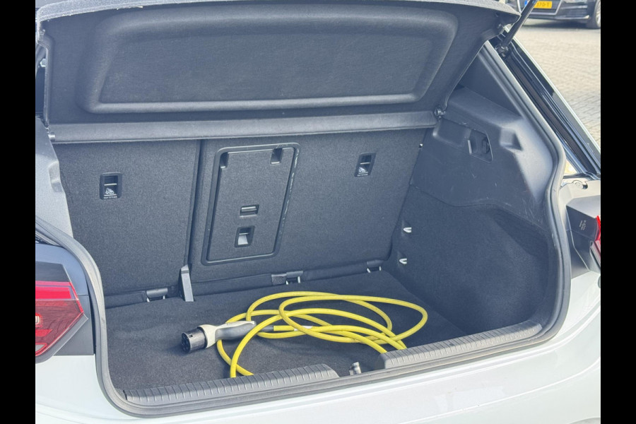 Volkswagen ID.3 First Plus 58 kWh NL-AUTO | LEDER | NAVI | SOH 93%