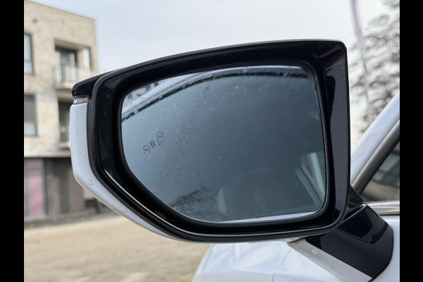 Lexus UX 250h F Sport Line | Facelift, Head up display, Blind Spot, 18 inch, Parkeersensoren, Stoel + Stuurverwarming, Groot scherm