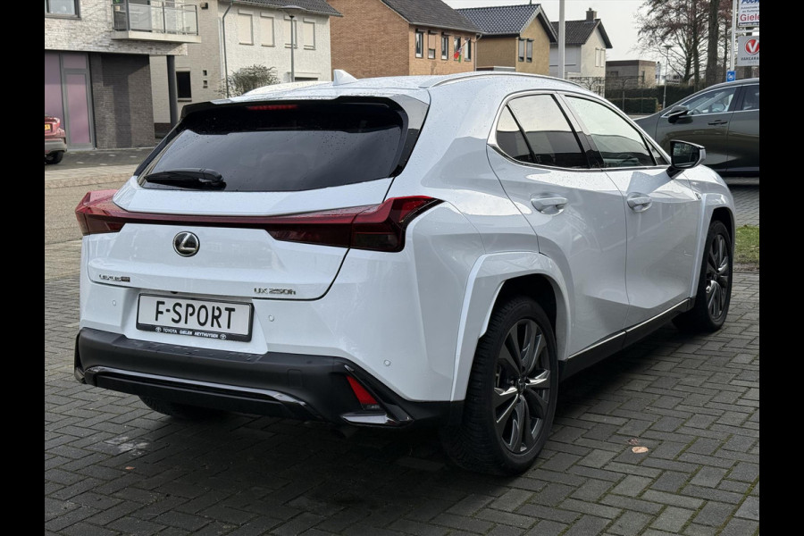 Lexus UX 250h F Sport Line | Facelift, Head up display, Blind Spot, 18 inch, Parkeersensoren, Stoel + Stuurverwarming, Groot scherm