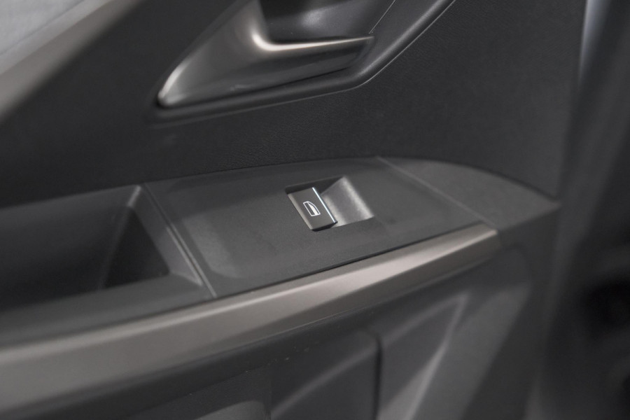 Peugeot 3008 1.2 Hybrid 145 GT | Camera | Adaptieve Cruise Control | Elektrische Kofferklep | Stuurwielverwarming