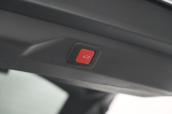 Peugeot 3008 1.2 Hybrid 145 GT | Camera | Adaptieve Cruise Control | Elektrische Kofferklep | Stuurwielverwarming