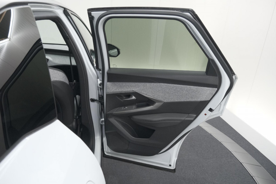 Peugeot 3008 1.2 Hybrid 145 GT | Camera | Adaptieve Cruise Control | Elektrische Kofferklep | Stuurwielverwarming