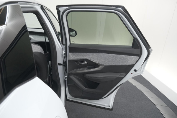 Peugeot 3008 1.2 Hybrid 145 GT | Camera | Adaptieve Cruise Control | Elektrische Kofferklep | Stuurwielverwarming