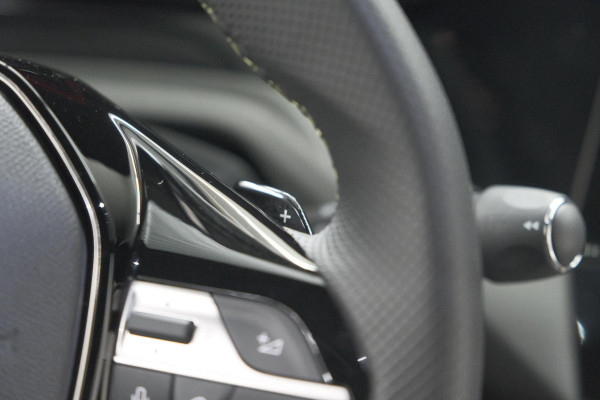 Peugeot 408 1.2 Hybrid 136 e-DCS6 GT | 360 Camera | Adaptieve Cruise Control | Elektronische Kofferklep | Apple Carplay