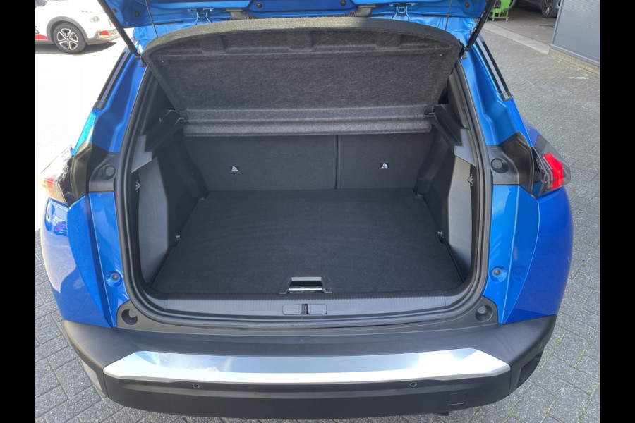 Peugeot 2008 100pk Allure Pack (Camera - Automatische Airco - i-cockpit - Navigatie - 17" - Apple Carplay - LED)