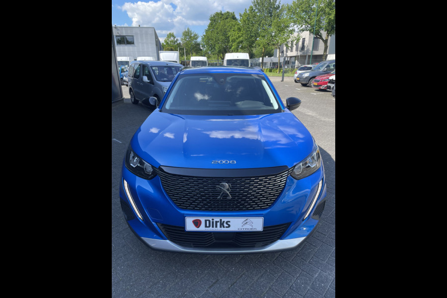 Peugeot 2008 100pk Allure Pack (Camera - Automatische Airco - i-cockpit - Navigatie - 17" - Apple Carplay - LED)