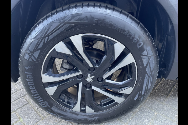 Peugeot 2008 100pk Allure Pack (Camera - Automatische Airco - i-cockpit - Navigatie - 17" - Apple Carplay - LED)