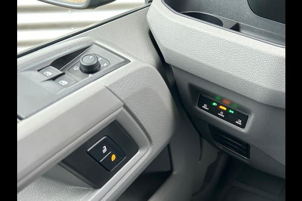 MAN TGE 3.140 L3H3 Automaat 140PK Zwart Black Lion Cruise control Carplay Camera