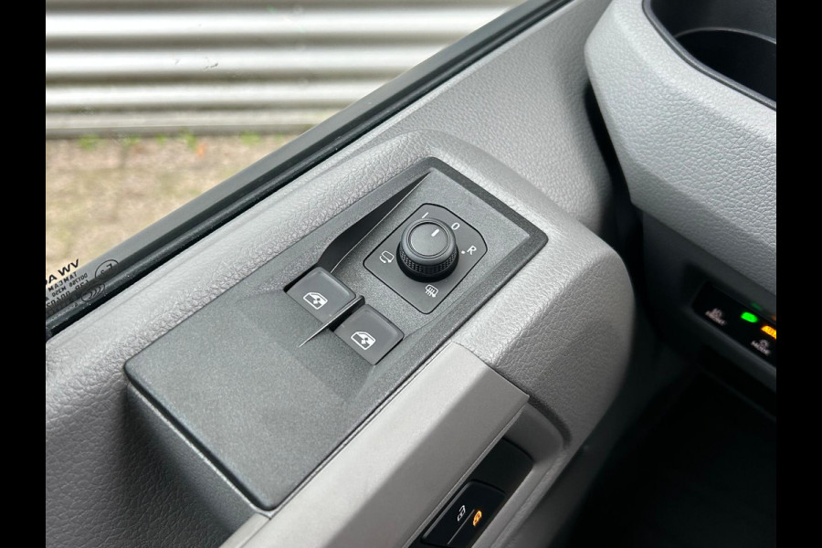 MAN TGE 3.140 L3H3 Automaat 140PK Zwart Black Lion Cruise control Carplay Camera