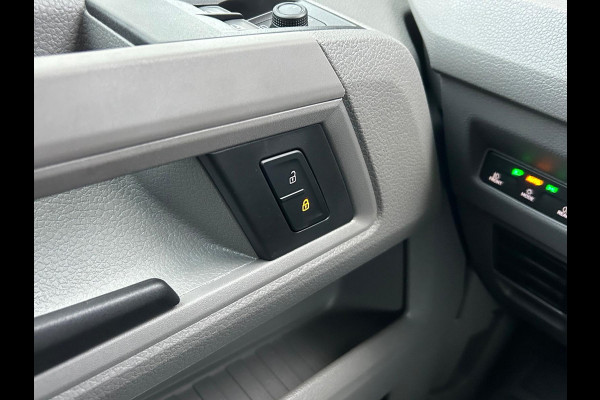 MAN TGE 3.140 L3H3 Automaat 140PK Zwart Black Lion Cruise control Carplay Camera