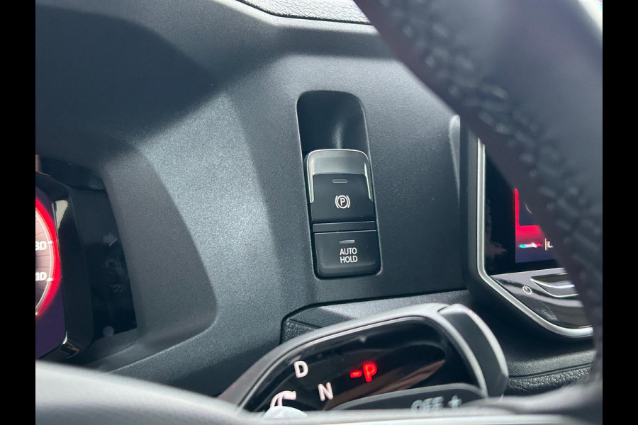 MAN TGE 3.140 L3H3 Automaat 140PK Zwart Black Lion Cruise control Carplay Camera