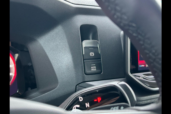 MAN TGE 3.140 L3H3 Automaat 140PK Zwart Black Lion Cruise control Carplay Camera