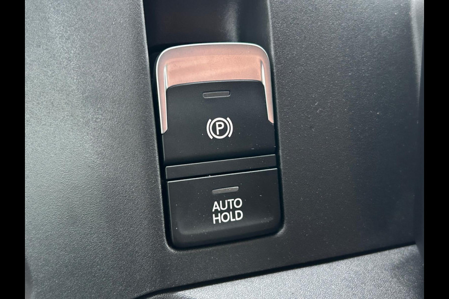 MAN TGE 3.140 L3H3 Automaat 140PK Zwart Black Lion Cruise control Carplay Camera