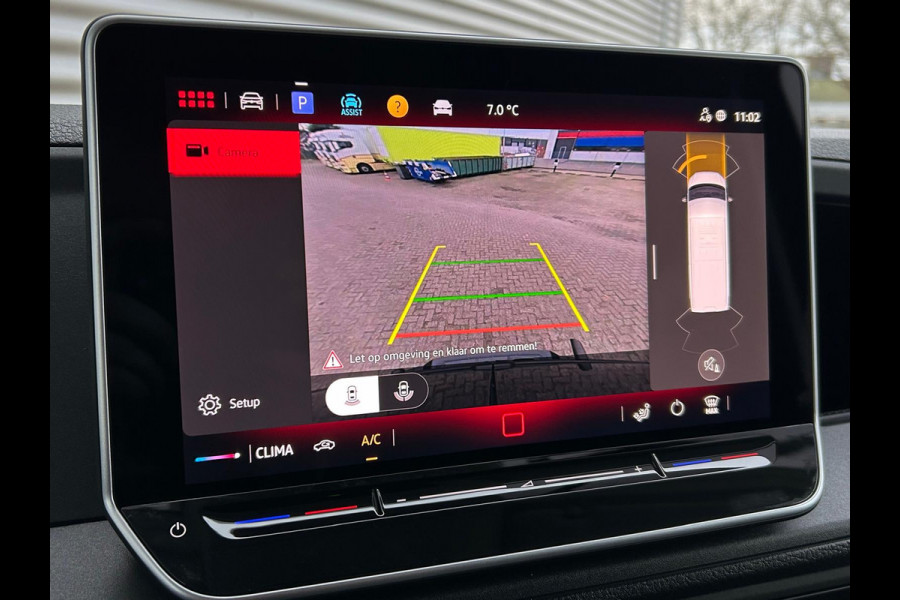 MAN TGE 3.140 L3H3 Automaat 140PK Zwart Black Lion Cruise control Carplay Camera