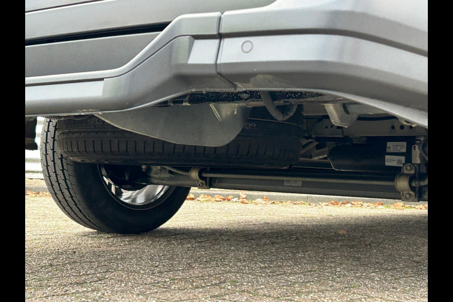 MAN TGE 3.140 L3H3 Automaat 140PK Zwart Black Lion Cruise control Carplay Camera