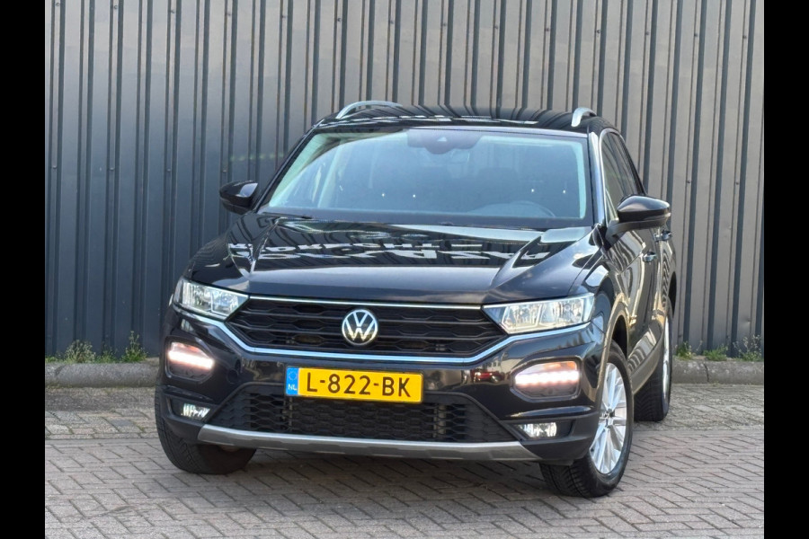 Volkswagen T-Roc 1.0 TSI Style Business TREKHAAK| ACC|CARPLAY|