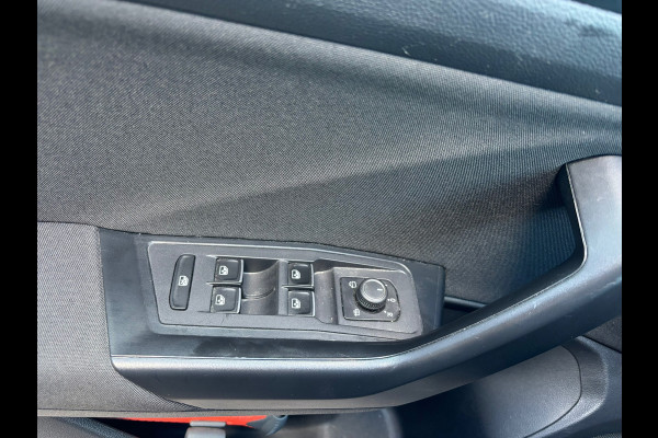 Volkswagen T-Roc 1.0 TSI Style Business TREKHAAK| ACC|CARPLAY|