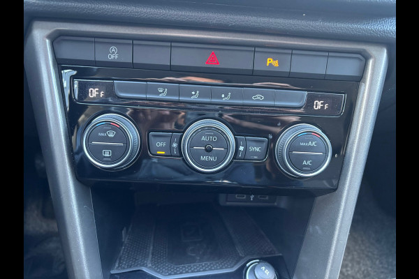 Volkswagen T-Roc 1.0 TSI Style Business TREKHAAK| ACC|CARPLAY|