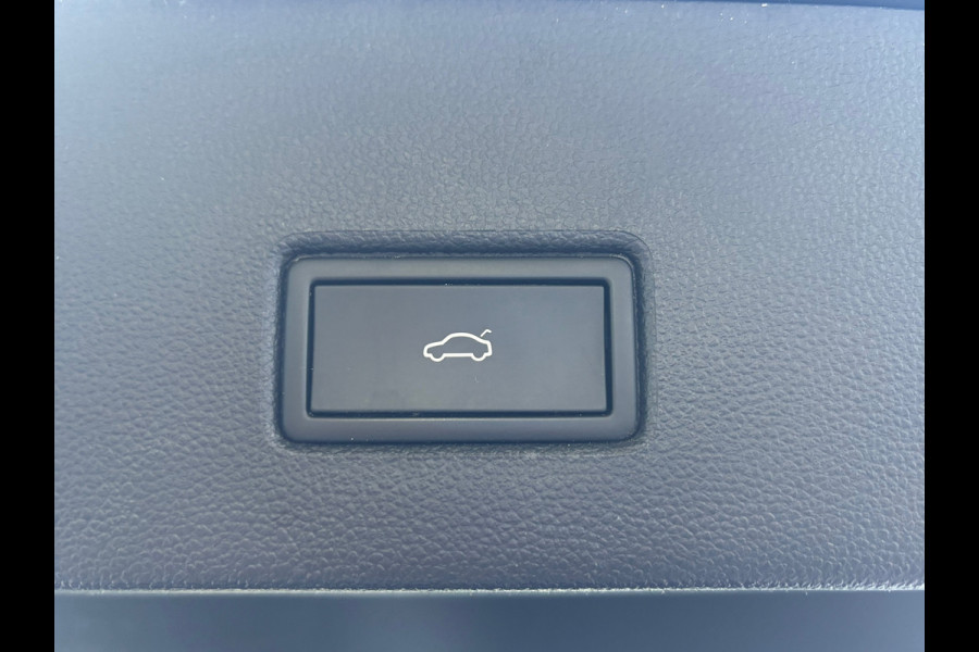 Volkswagen T-Roc 1.0 TSI Style Business TREKHAAK| ACC|CARPLAY|