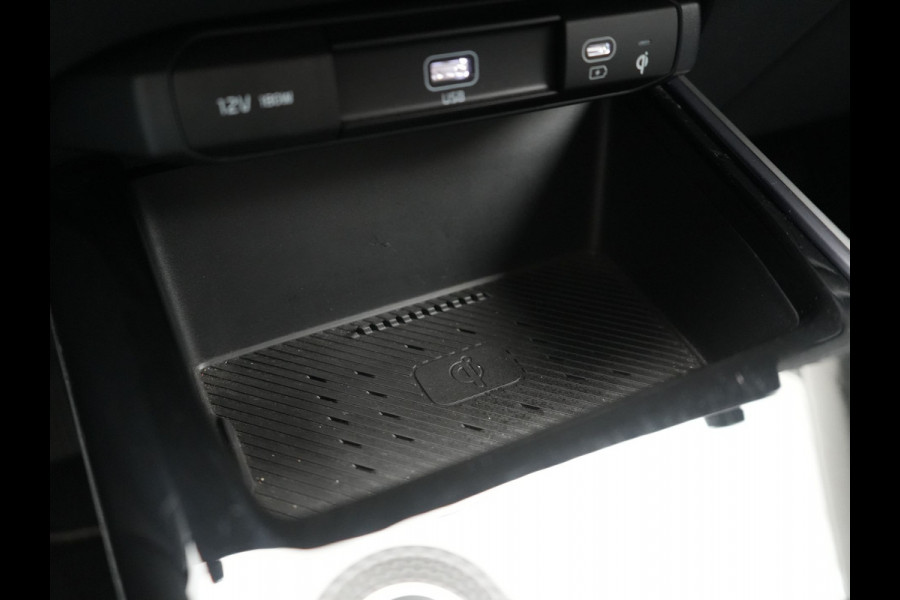 Kia Niro 1.6 GDi DynamicLine PHEV 182pk Dealer O.H. | Adaptive Cruise | Camera | Sfeerverlichting | Apple Carplay | Sportstoelen & Stuur Verwarmd | Widescreen Navi | Keyless | LED Koplampen | DAB | Plug In Hybrid