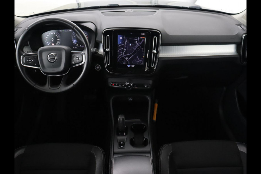 Volvo XC40 2.0 T4 Momentum | 1e eigenaar | 360 Camera | Trekhaak | Adaptive cruise | Dodehoek detectie | 19'' lichtmetalen velgen | Navigatie | Full LED | Climate control | Bluetooth | Parkeerhulp | Half leder | Origineel NL