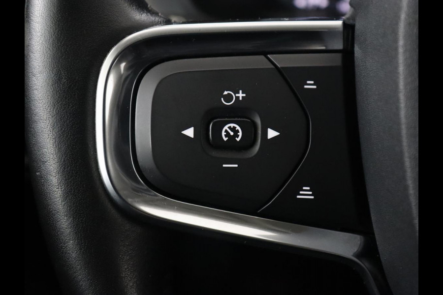Volvo XC40 2.0 T4 Momentum | 1e eigenaar | 360 Camera | Trekhaak | Adaptive cruise | Dodehoek detectie | 19'' lichtmetalen velgen | Navigatie | Full LED | Climate control | Bluetooth | Parkeerhulp | Half leder | Origineel NL