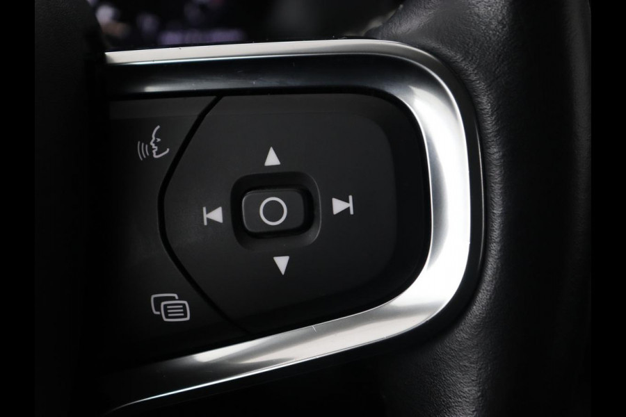 Volvo XC40 2.0 T4 Momentum | 1e eigenaar | 360 Camera | Trekhaak | Adaptive cruise | Dodehoek detectie | 19'' lichtmetalen velgen | Navigatie | Full LED | Climate control | Bluetooth | Parkeerhulp | Half leder | Origineel NL