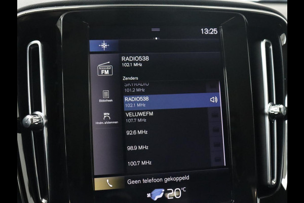 Volvo XC40 2.0 T4 Momentum | 1e eigenaar | 360 Camera | Trekhaak | Adaptive cruise | Dodehoek detectie | 19'' lichtmetalen velgen | Navigatie | Full LED | Climate control | Bluetooth | Parkeerhulp | Half leder | Origineel NL