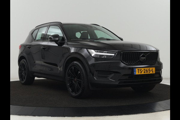 Volvo XC40 2.0 T4 Momentum | 1e eigenaar | 360 Camera | Trekhaak | Adaptive cruise | Dodehoek detectie | 19'' lichtmetalen velgen | Navigatie | Full LED | Climate control | Bluetooth | Parkeerhulp | Half leder | Origineel NL