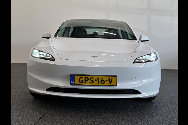 Tesla Model 3 RWD 60 kWh Panoramadak Navigatie Camera Parkeersensoren Cruise Control Stoelverwarming Dodehoek detectie Full LED Leder Climate Control Elektrische Stoelen