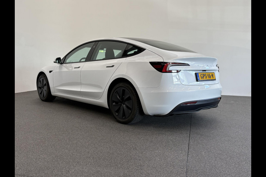 Tesla Model 3 RWD 60 kWh Panoramadak Navigatie Camera Parkeersensoren Cruise Control Stoelverwarming Dodehoek detectie Full LED Leder Climate Control Elektrische Stoelen