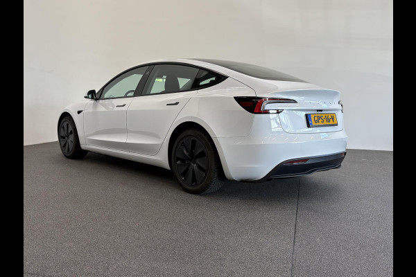 Tesla Model 3 RWD 60 kWh Panoramadak Navigatie Camera Parkeersensoren Cruise Control Stoelverwarming Dodehoek detectie Full LED Leder Climate Control Elektrische Stoelen