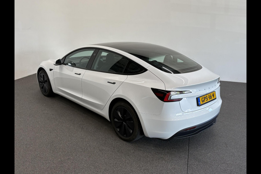 Tesla Model 3 RWD 60 kWh Panoramadak Navigatie Camera Parkeersensoren Cruise Control Stoelverwarming Dodehoek detectie Full LED Leder Climate Control Elektrische Stoelen