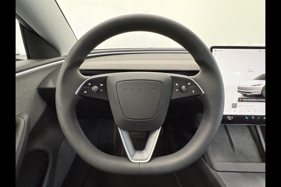 Tesla Model 3 RWD 60 kWh Panoramadak Navigatie Camera Parkeersensoren Cruise Control Stoelverwarming Dodehoek detectie Full LED Leder Climate Control Elektrische Stoelen