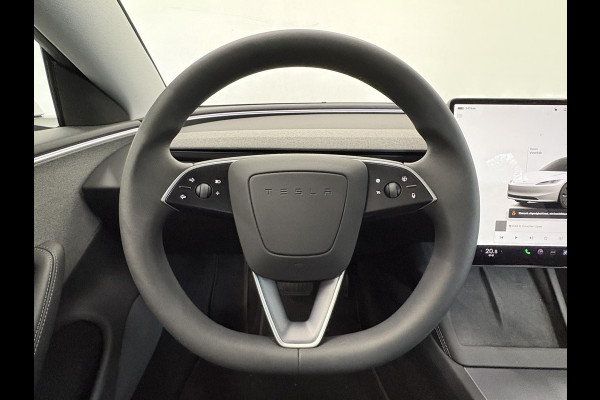 Tesla Model 3 RWD 60 kWh Panoramadak Navigatie Camera Parkeersensoren Cruise Control Stoelverwarming Dodehoek detectie Full LED Leder Climate Control Elektrische Stoelen