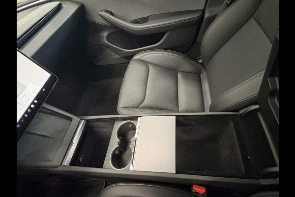 Tesla Model 3 RWD 60 kWh Panoramadak Navigatie Camera Parkeersensoren Cruise Control Stoelverwarming Dodehoek detectie Full LED Leder Climate Control Elektrische Stoelen