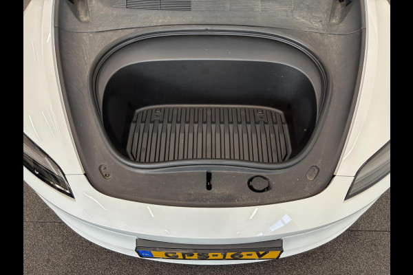 Tesla Model 3 RWD 60 kWh Panoramadak Navigatie Camera Parkeersensoren Cruise Control Stoelverwarming Dodehoek detectie Full LED Leder Climate Control Elektrische Stoelen