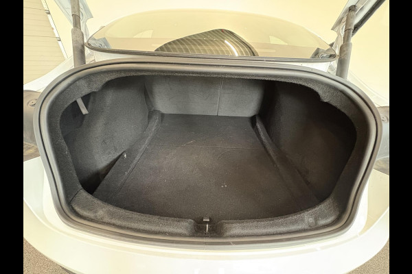 Tesla Model 3 RWD 60 kWh Panoramadak Navigatie Camera Parkeersensoren Cruise Control Stoelverwarming Dodehoek detectie Full LED Leder Climate Control Elektrische Stoelen