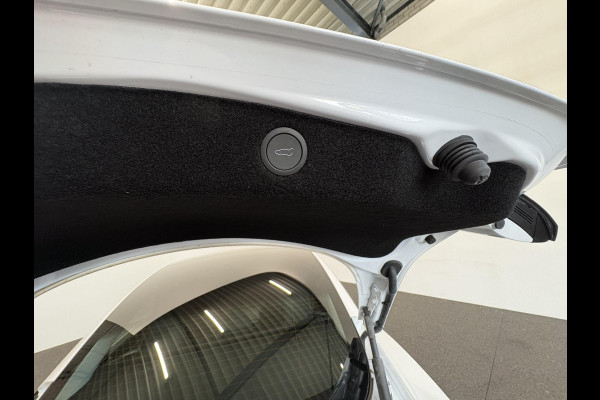 Tesla Model 3 RWD 60 kWh Panoramadak Navigatie Camera Parkeersensoren Cruise Control Stoelverwarming Dodehoek detectie Full LED Leder Climate Control Elektrische Stoelen