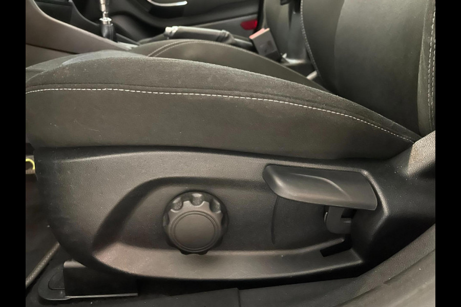 Ford Fiesta 1.0 EcoBoost Titanium AIRCO CLIMA NAVI CRUISE APP CONNECT KEYLESS CHROOM ACCENTEN PDC VELGEN ZEER NETTE AUTO