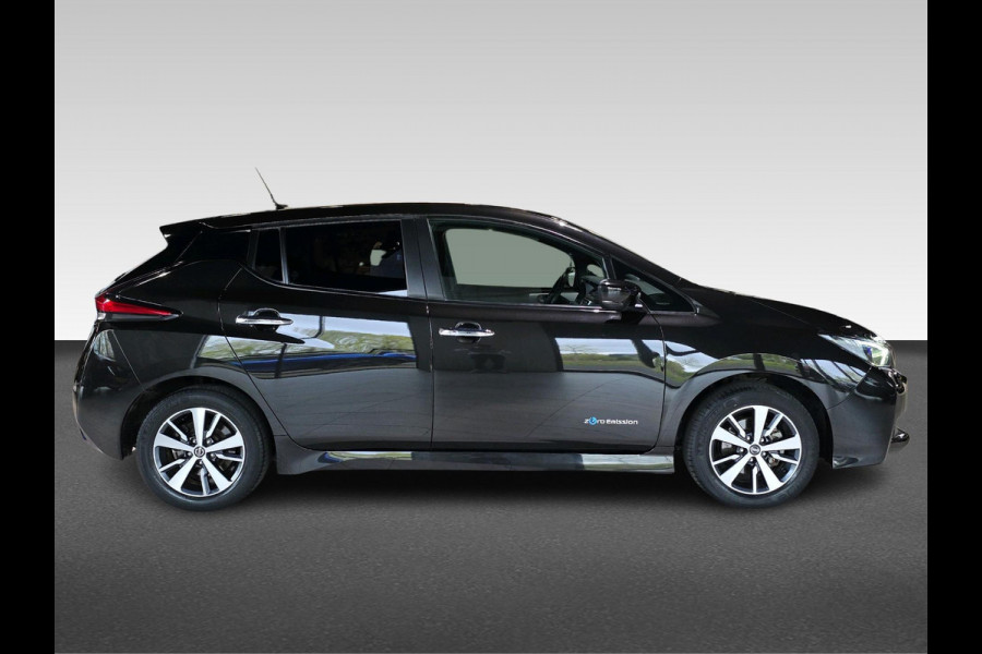 Nissan Leaf Acenta 40 kWh | Automaat | Adaptive Cruisecontrol | Achteruitrijcamera | Navigatie | 270 KM WLTP |