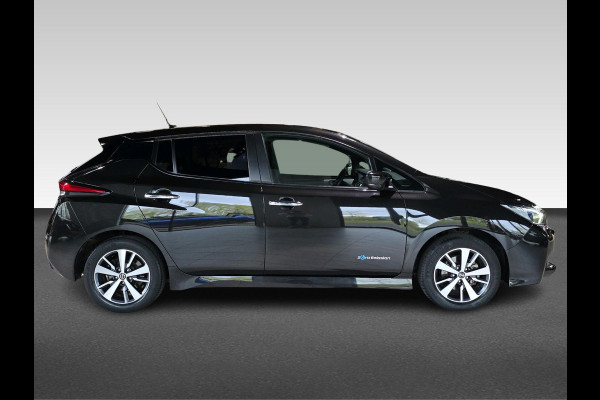 Nissan Leaf Acenta 40 kWh | Automaat | Adaptive Cruisecontrol | Achteruitrijcamera | Navigatie | 270 KM WLTP |