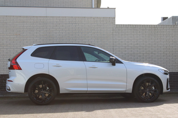 Volvo XC60 2.0 T8 Plug-in hybrid Plus Black Edition | Head-up | 360 | Zwenkbare trekhaak | Panoramadak