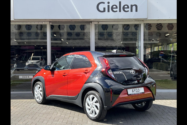 Toyota Aygo X 1.0 VVT-i MT Pulse | Bi-Tone Chili red, Stoelverwarming, Airco, Apple CarPlay/Android Auto, Lichtmetalen velgen
