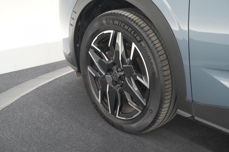 Peugeot 3008 1.2 Hybrid 136 Allure | Camera | Apple Carplay | Parkeersensoren