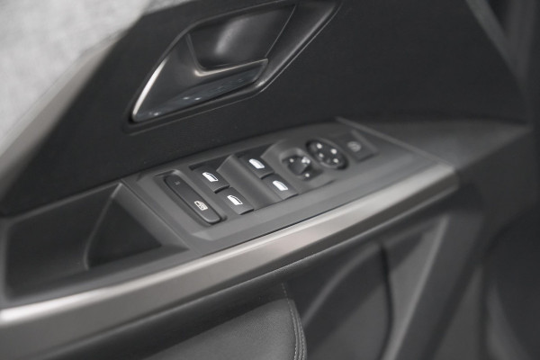 Peugeot 3008 1.2 Hybrid 136 Allure | Camera | Apple Carplay | Parkeersensoren