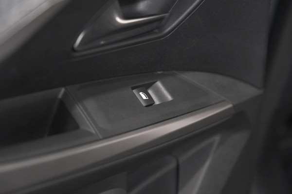 Peugeot 3008 1.2 Hybrid 136 Allure | Camera | Apple Carplay | Parkeersensoren